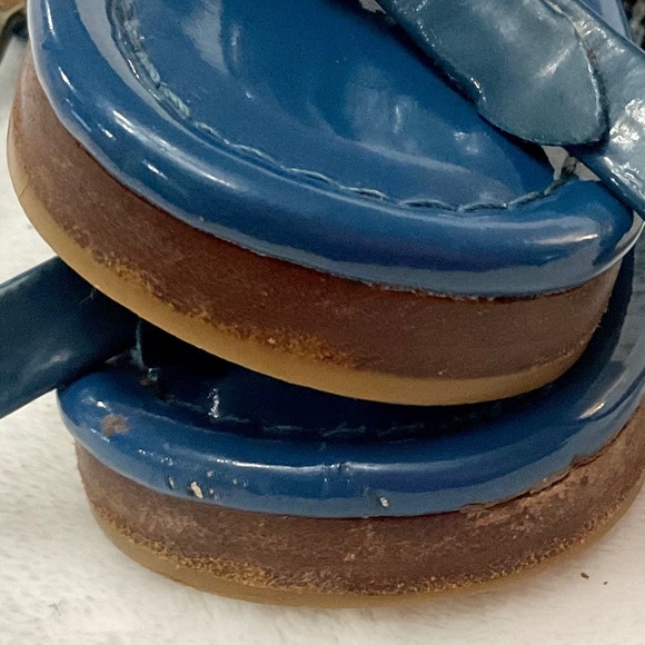 BLUE COACH CATERINE PATENT LEATHER  T STRAP  SANDALS SZ 6B - Picture 16 of 16